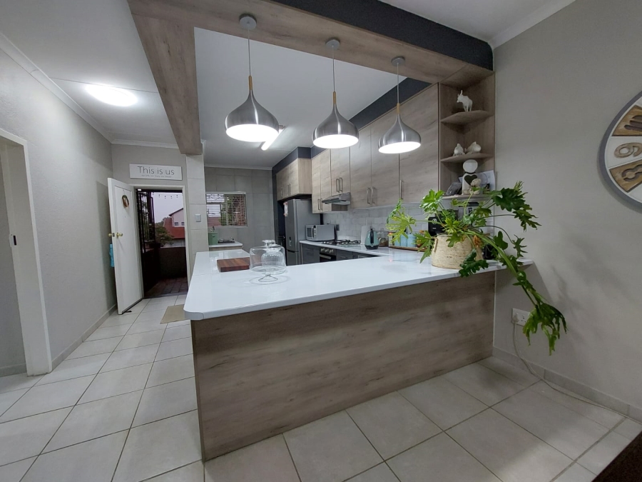 3 Bedroom Property for Sale in Brackenhurst Gauteng