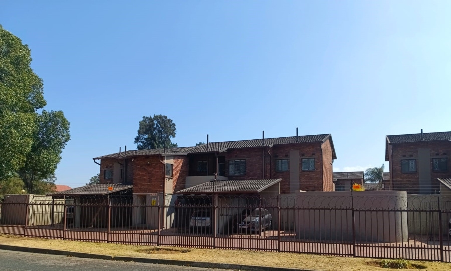 3 Bedroom Property for Sale in Brackenhurst Gauteng