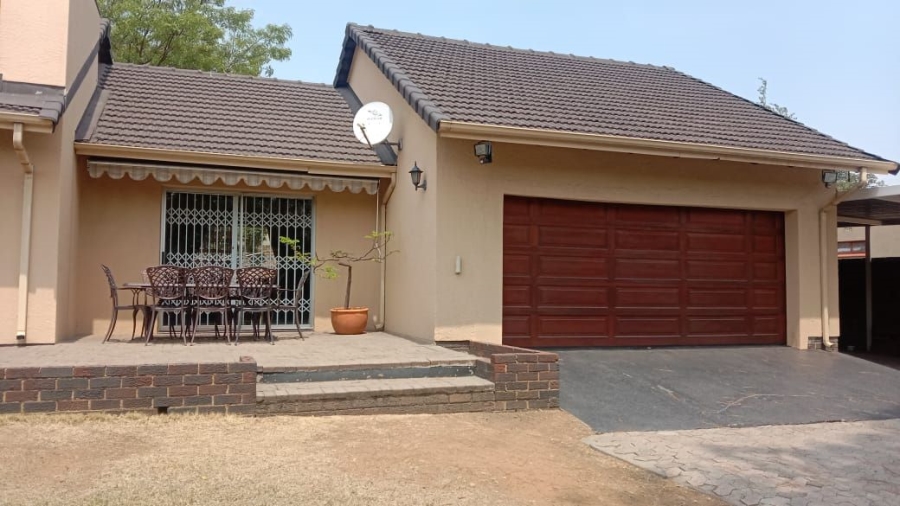 4 Bedroom Property for Sale in Parkhill Gardens Gauteng