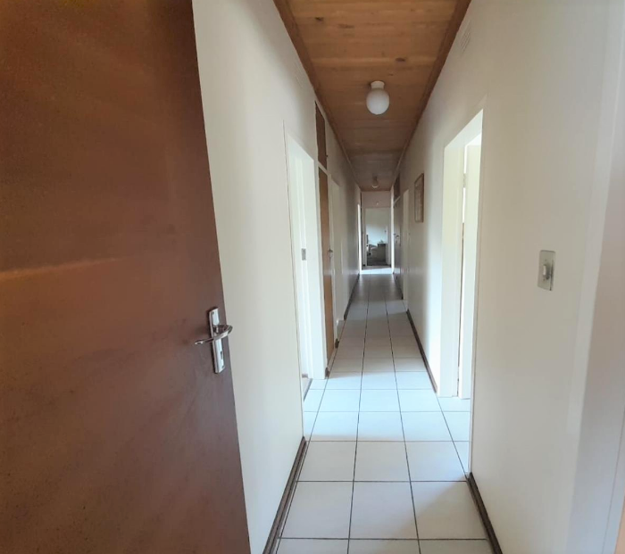 4 Bedroom Property for Sale in Parkhill Gardens Gauteng