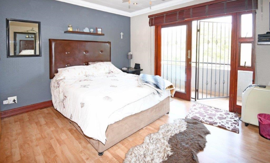 6 Bedroom Property for Sale in Marais Steyn Park Gauteng