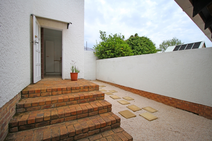 To Let 2 Bedroom Property for Rent in Craighall Park Gauteng