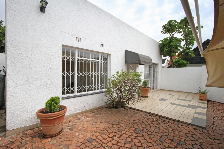 To Let 2 Bedroom Property for Rent in Craighall Park Gauteng