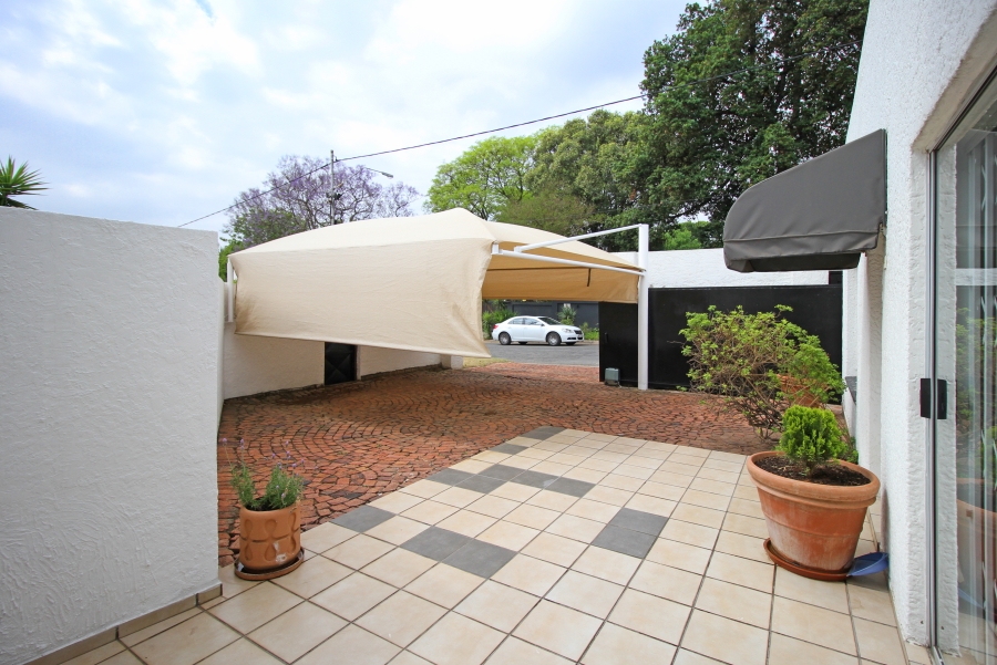 To Let 2 Bedroom Property for Rent in Craighall Park Gauteng