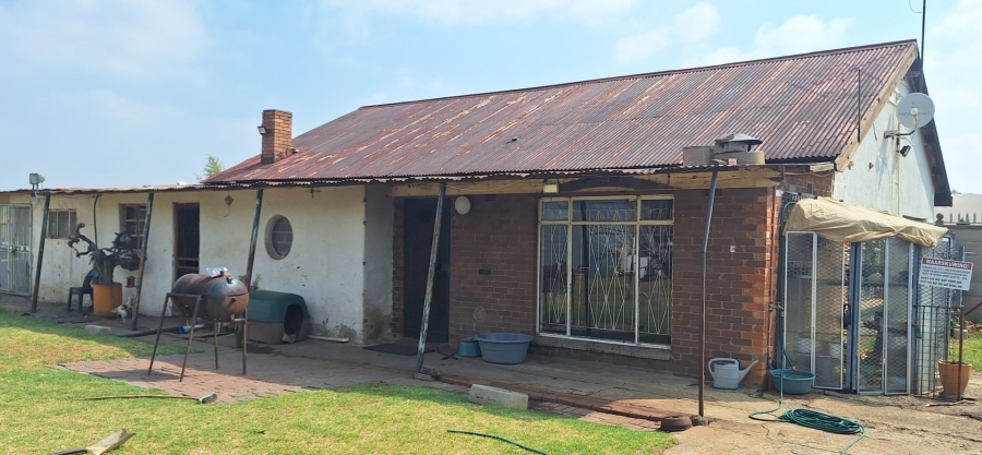 4 Bedroom Property for Sale in Nanescol Gauteng