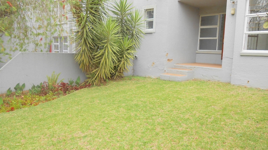 To Let 2 Bedroom Property for Rent in Fourways Gauteng