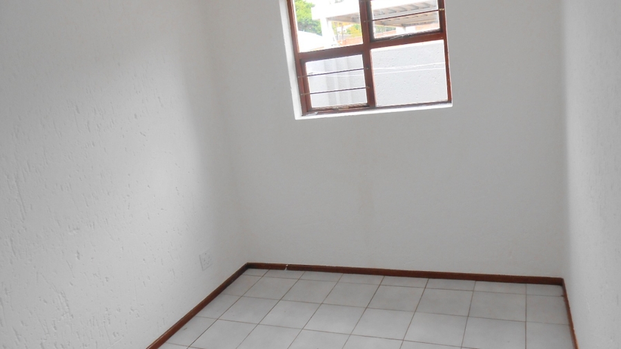 To Let 2 Bedroom Property for Rent in Fourways Gauteng