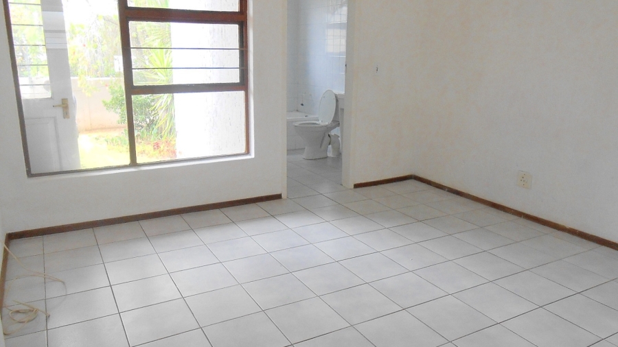 To Let 2 Bedroom Property for Rent in Fourways Gauteng