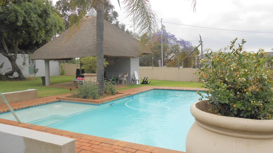 To Let 2 Bedroom Property for Rent in Fourways Gauteng