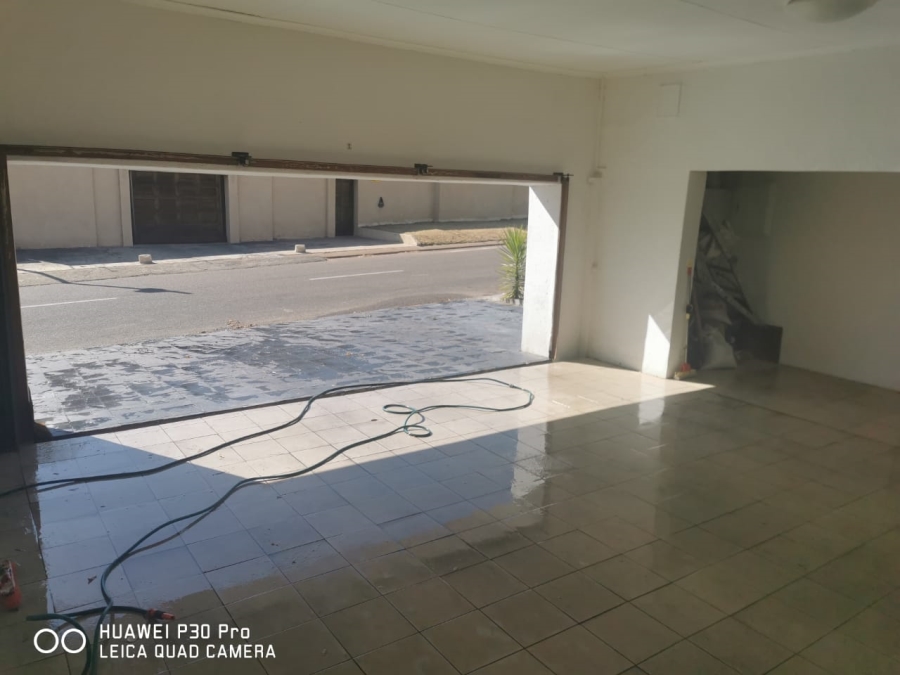 5 Bedroom Property for Sale in Bloubosrand Gauteng