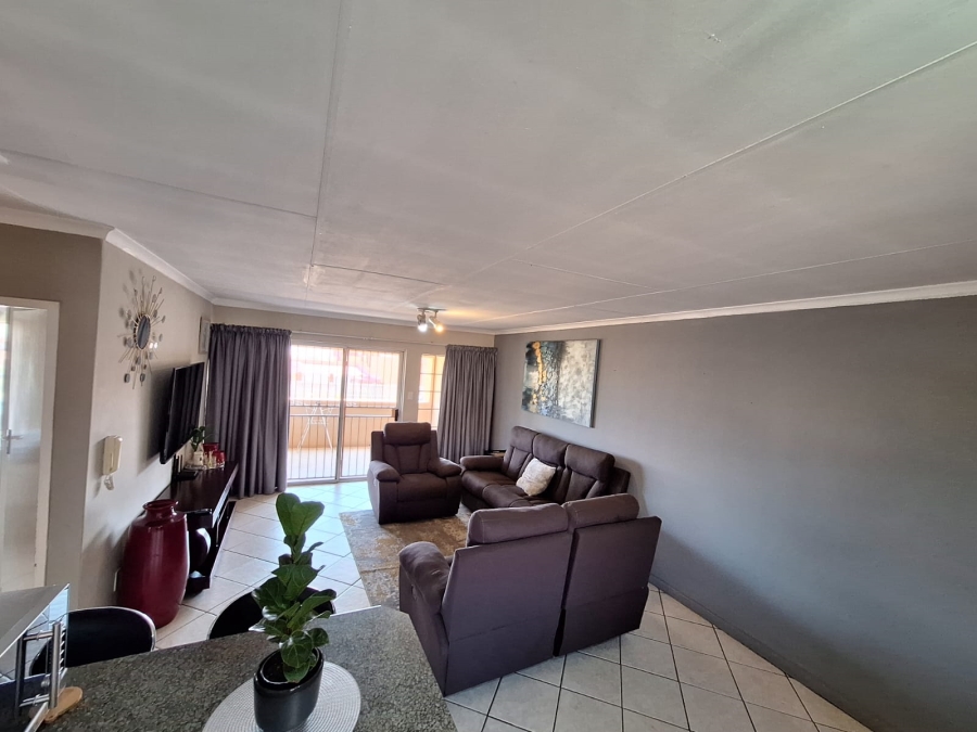 2 Bedroom Property for Sale in Rooihuiskraal North Gauteng