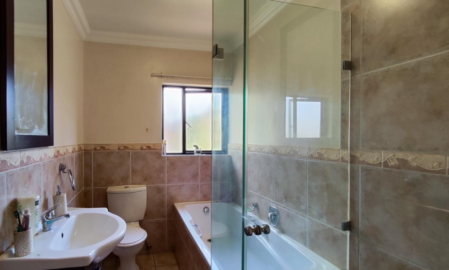 3 Bedroom Property for Sale in Greenstone Hill Gauteng