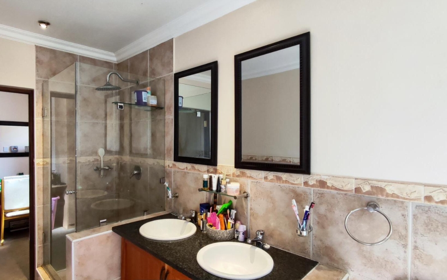 3 Bedroom Property for Sale in Greenstone Hill Gauteng