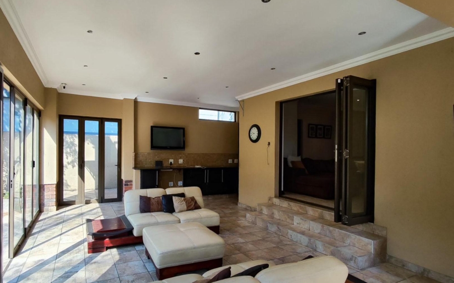 3 Bedroom Property for Sale in Greenstone Hill Gauteng