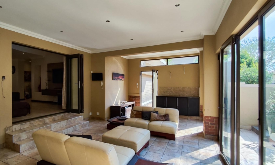 3 Bedroom Property for Sale in Greenstone Hill Gauteng