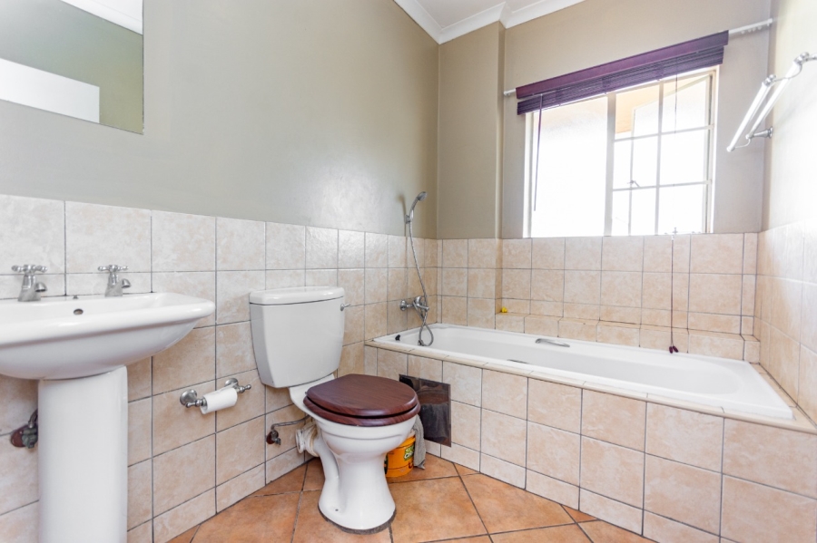 2 Bedroom Property for Sale in Terenure Gauteng