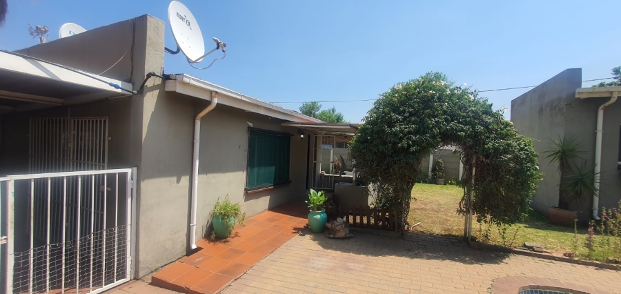 4 Bedroom Property for Sale in Estera Gauteng