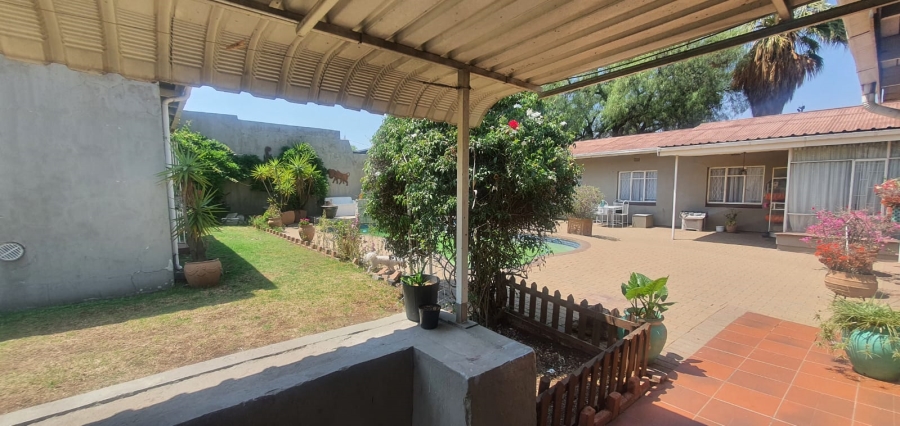 4 Bedroom Property for Sale in Estera Gauteng