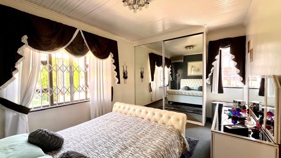 5 Bedroom Property for Sale in Paul Krugersoord Gauteng