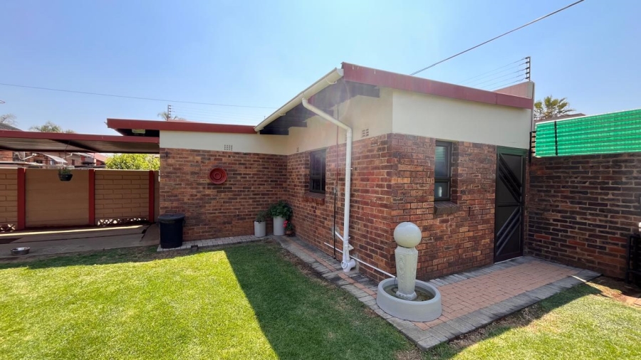 5 Bedroom Property for Sale in Paul Krugersoord Gauteng