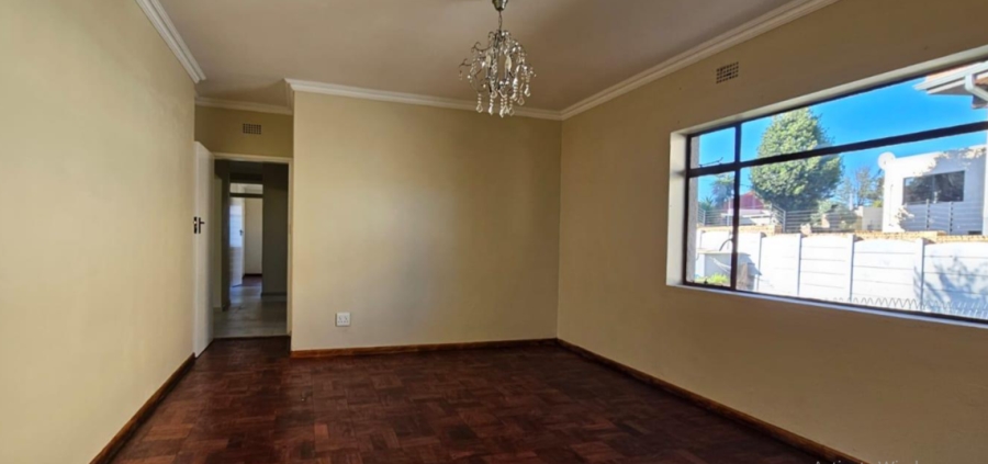 3 Bedroom Property for Sale in Linmeyer Gauteng