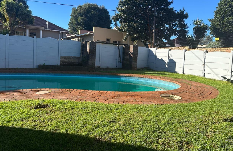 3 Bedroom Property for Sale in Linmeyer Gauteng