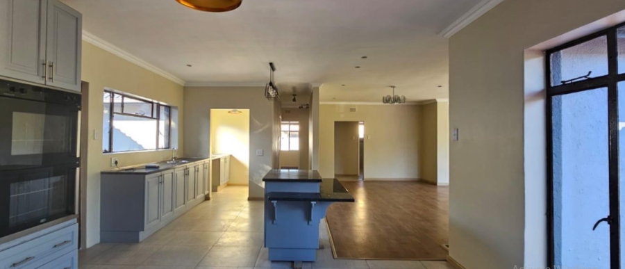 3 Bedroom Property for Sale in Linmeyer Gauteng