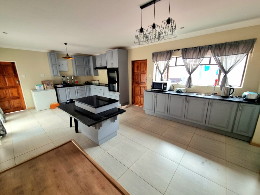 3 Bedroom Property for Sale in Linmeyer Gauteng