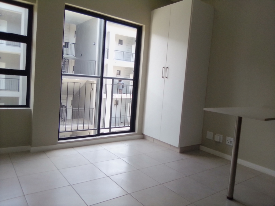 To Let 0 Bedroom Property for Rent in Grand Central Gauteng