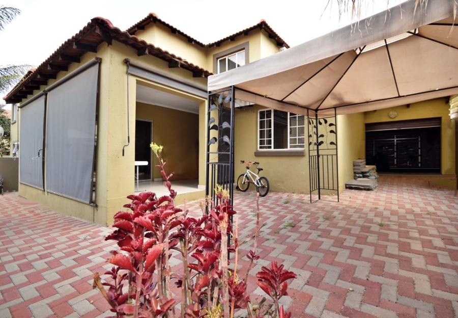 3 Bedroom Property for Sale in Olivedale Gauteng