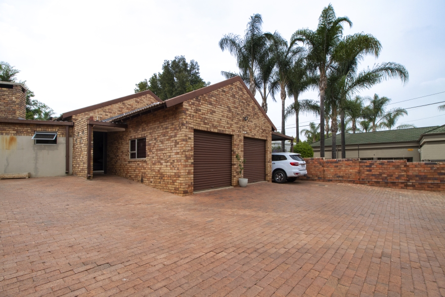 3 Bedroom Property for Sale in Faerie Glen Gauteng