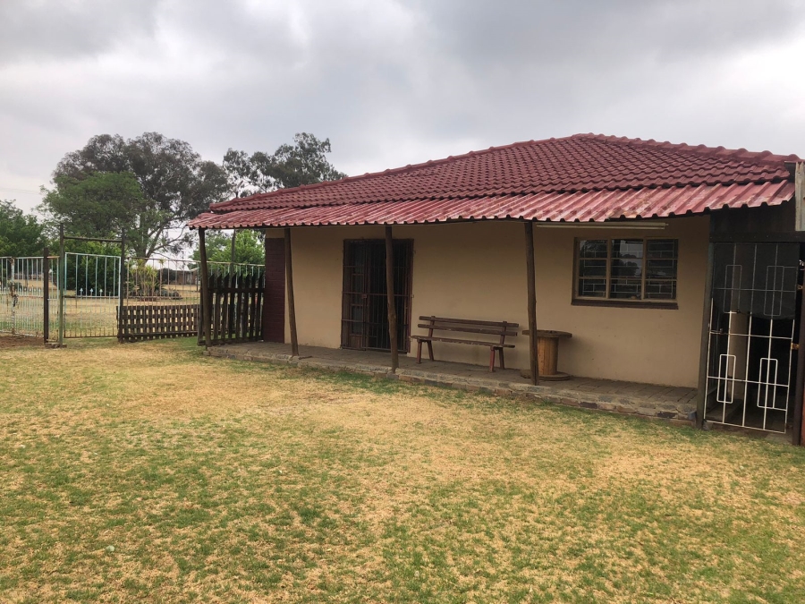 To Let 1 Bedroom Property for Rent in Buyscelia Gauteng