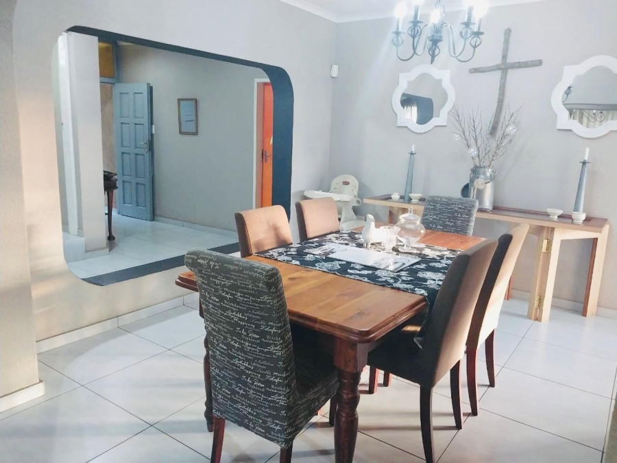 4 Bedroom Property for Sale in Vanwaartshof Gauteng