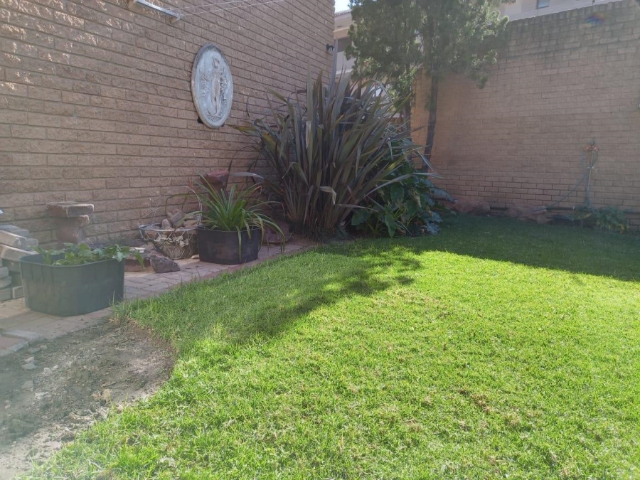 3 Bedroom Property for Sale in Three Rivers Proper Gauteng