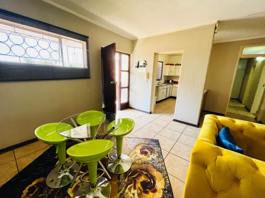 2 Bedroom Property for Sale in Three Rivers Proper Gauteng