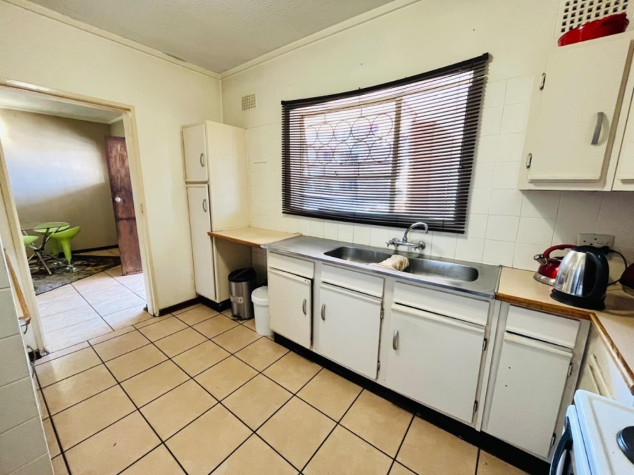 2 Bedroom Property for Sale in Three Rivers Proper Gauteng