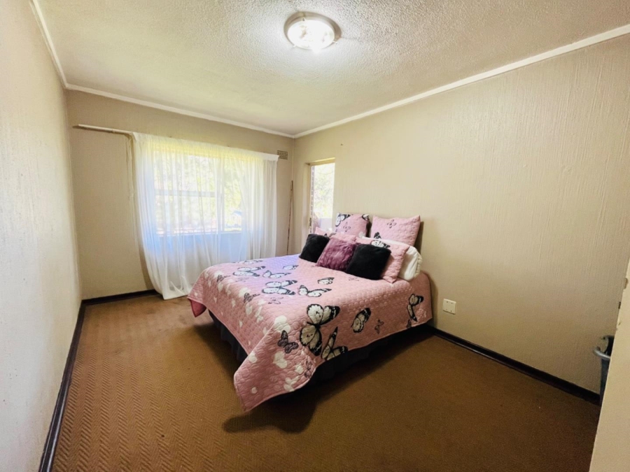 2 Bedroom Property for Sale in Three Rivers Proper Gauteng