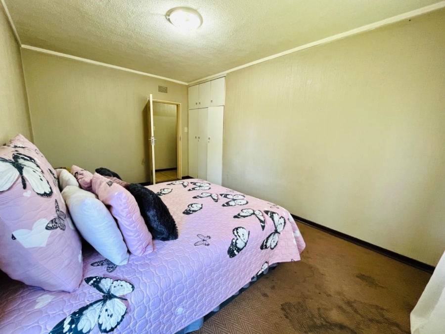 2 Bedroom Property for Sale in Three Rivers Proper Gauteng