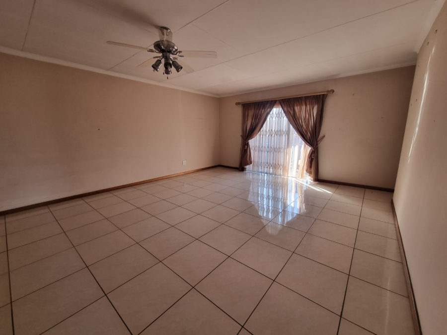 4 Bedroom Property for Sale in Fleurdal Gauteng