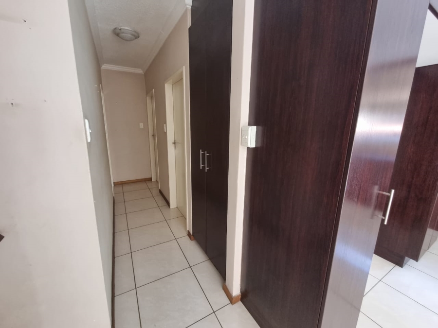 4 Bedroom Property for Sale in Fleurdal Gauteng