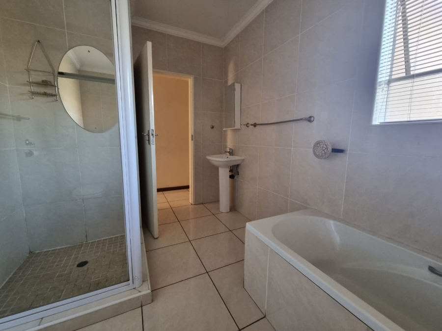 4 Bedroom Property for Sale in Fleurdal Gauteng