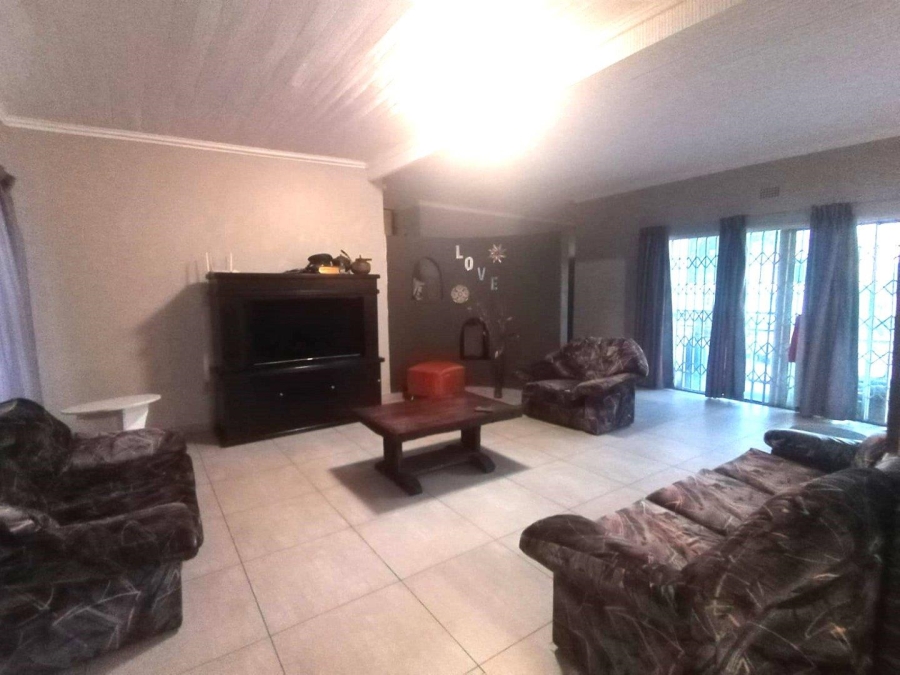 3 Bedroom Property for Sale in Three Rivers Proper Gauteng