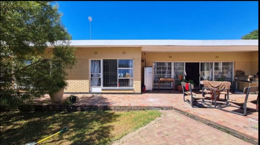 3 Bedroom Property for Sale in Three Rivers Proper Gauteng