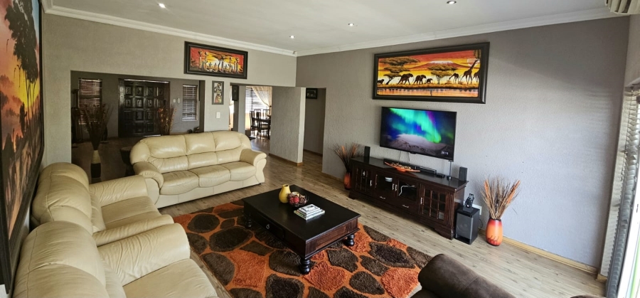 4 Bedroom Property for Sale in Monument Gauteng