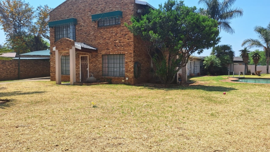 5 Bedroom Property for Sale in Dal Fouche Gauteng