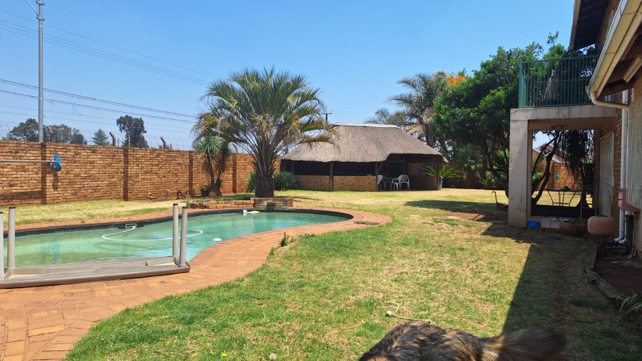 5 Bedroom Property for Sale in Dal Fouche Gauteng