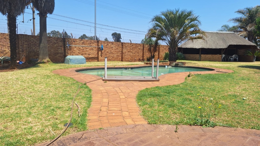 5 Bedroom Property for Sale in Dal Fouche Gauteng