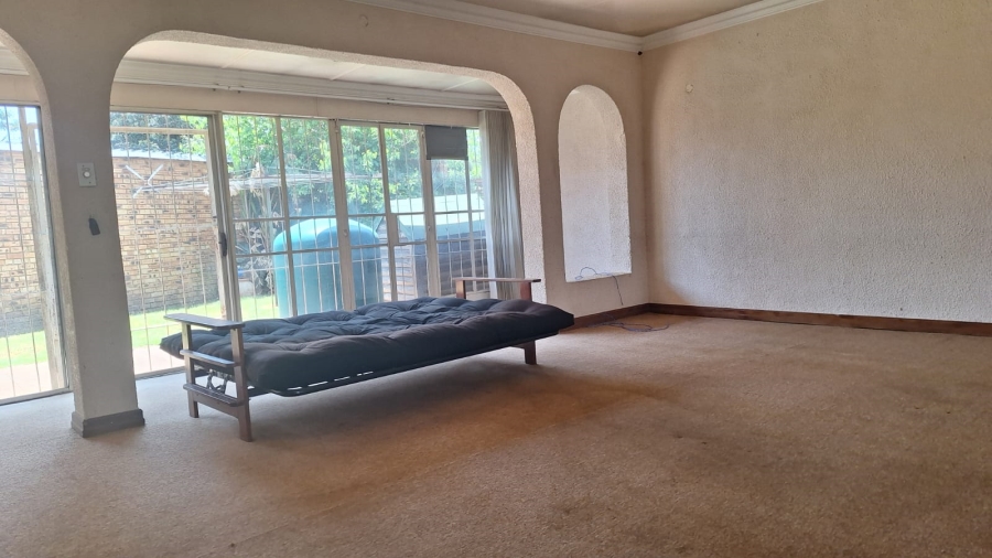 5 Bedroom Property for Sale in Dal Fouche Gauteng