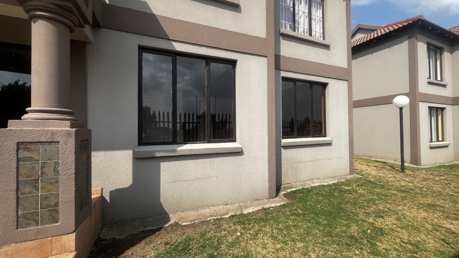 2 Bedroom Property for Sale in Helderwyk Gauteng