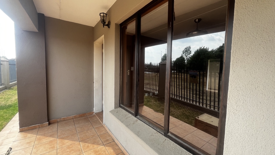 To Let 2 Bedroom Property for Rent in Helderwyk Gauteng